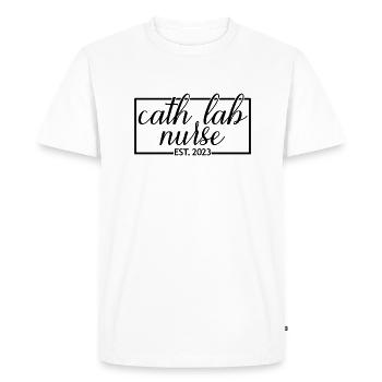 Cath Lab Nurse Est. 2023 Étudiante diplômée en soins infirmiers - T-shirt Premium bio Homme - blanc - Devant - Nico (187cm)