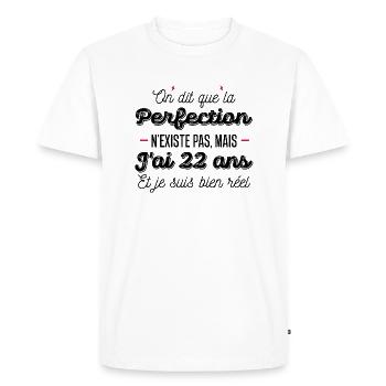 22 ans de perfection / cadeau anniversaire 22 ans - T-shirt Premium bio Homme - blanc - Devant - Nico (187cm)