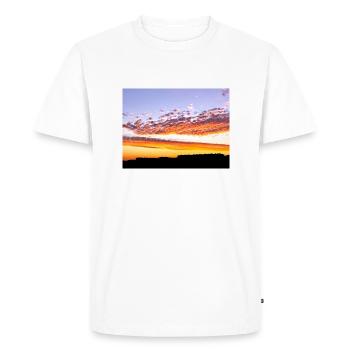Red Clouds Over Buildings in Silhouette - Men's Premium Organic T-Shirt - white - Front - Nico (187cm)