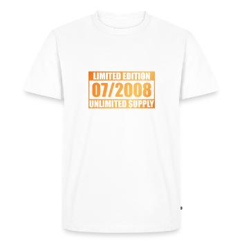 16e anniversaire Édition limitée - ꝏ Approvisionnement 07/2008 - T-shirt Premium bio Homme - blanc - Devant - Nico (187cm)