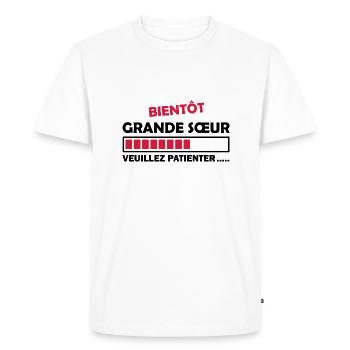 Bientôt grande Soeur veuillez patienter - T-shirt Premium bio Homme - blanc - Devant - Nico (187cm)