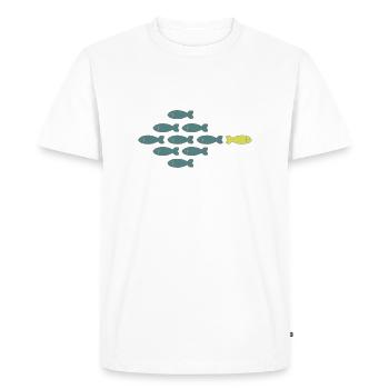 Poisson dans la mer contre le ruisseau - T-shirt Premium bio Homme - blanc - Devant - Nico (187cm)