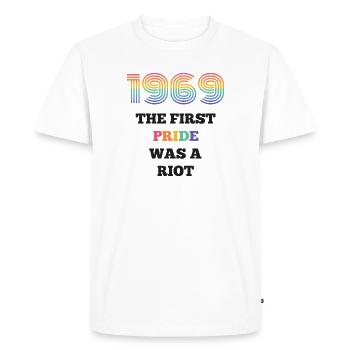 Mois de la fierté LGBT - La première fierté était une émeute - T-shirt Premium bio Homme - blanc - Devant - Nico (187cm)