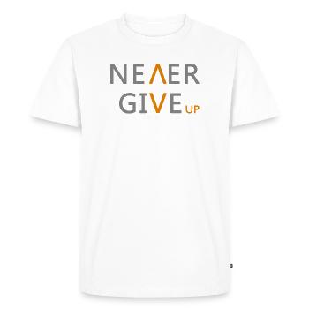 Never give up Incarnez essence de la persévérance - T-shirt Premium bio Homme - blanc - Devant - Nico (187cm)