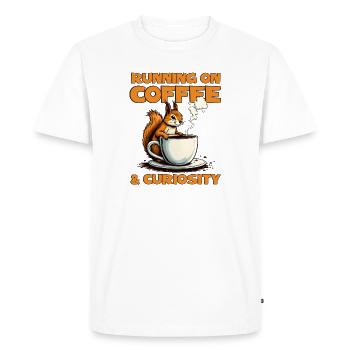 Avec du café et de la curiosité – café d’écureuil - T-shirt Premium bio Homme - blanc - Devant - Nico (187cm)