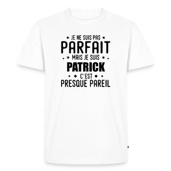Patrick : authentique, imparfait, top, perfection - T-shirt Premium bio Homme - blanc - Devant - Nico (187cm)