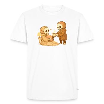 Un squelette douillet apporte le thé – Petit geste, beaucoup de cœur - T-shirt Premium bio Homme - blanc - Devant - Nico (187cm)