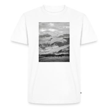 Montagnes dans un brouillard noir et blanc - T-shirt Premium bio Homme - blanc - Devant - Nico (187cm)