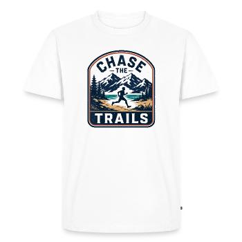 Badge de coureur de montagne Chase the Trails - T-shirt Premium bio Homme - blanc - Devant - Nico (187cm)