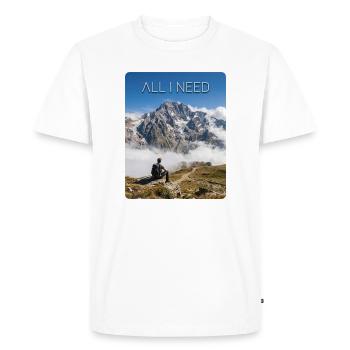 TOUT CE DONT J’AI BESOIN – Montagne, randonnée, passion ! - T-shirt Premium bio Homme - blanc - Devant - Nico (187cm)