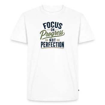 Concentrez-vous sur le progrès, pas sur la perfection - T-shirt Premium bio Homme - blanc - Devant - Nico (187cm)