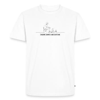 Chasser le lever du soleil et l’art cycliste à la caféine - T-shirt Premium bio Homme - blanc - Devant - Nico (187cm)