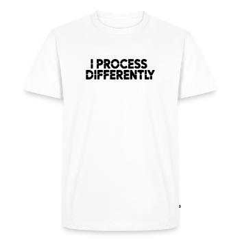 Je traite différemment - T-shirt Premium bio Homme - blanc - Devant - Nico (187cm)