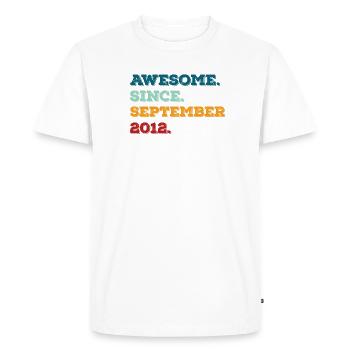 Anniversaire Septembre 2012 Né Année de naissance - T-shirt Premium bio Homme - blanc - Devant - Nico (187cm)
