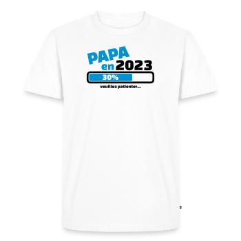 papa en 2023 veuillez patienter - futur papa - T-shirt Premium bio Homme - blanc - Devant - Nico (187cm)