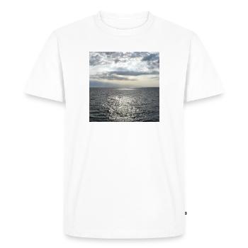 Sur la mer - horizon sans fin - photo - T-shirt Premium bio Homme - blanc - Devant - Nico (187cm)