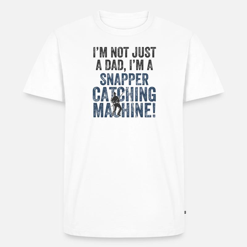 Papa Fängt - Schnapperfischen - Männer Premium Bio T-Shirt - Weiß