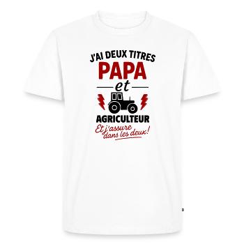 Papa_et_Agriculteur_Jassure_dans_les_deux - Men's Premium Organic T-Shirt - white - Front - Nico (187cm)
