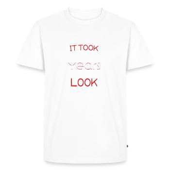Anniversaire 57 ans · chemise · disant anniversaire - T-shirt Premium bio Homme - blanc - Devant - Nico (187cm)
