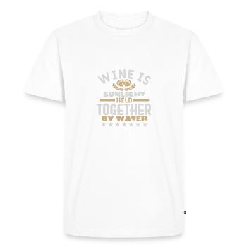 LE VIN EST LA LUMIÈRE DU SOLEIL MAINTENUE PAR L’EAU - T-shirt Premium bio Homme - blanc - Devant - Nico (187cm)