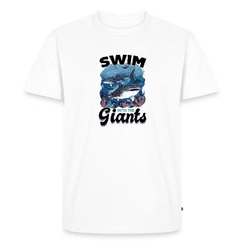 Drôle de requin-baleine nageant avec les géants - T-shirt Premium bio Homme - blanc - Devant - Nico (187cm)