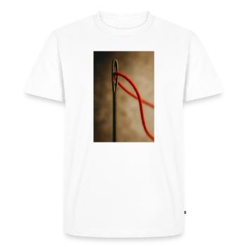 Enfiler dans le chas de l’aiguille - T-shirt Premium bio Homme - blanc - Devant - Nico (187cm)