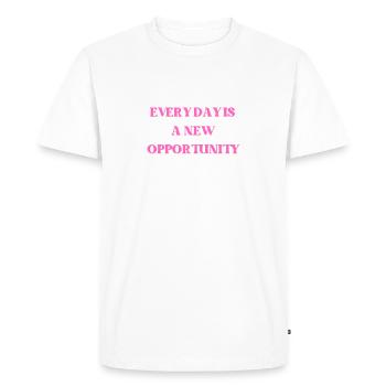 Chaque jour est une nouvelle opportunité - T-shirt Premium bio Homme - blanc - Devant - Nico (187cm)