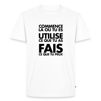 COMMENCE LA OU TU ES - T-shirt Premium bio Homme - blanc - Devant - Nico (187cm)