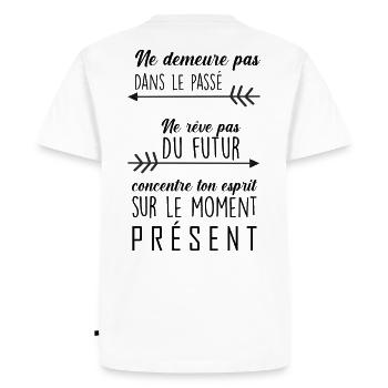 Ne demeure pas dans le passé - T-shirt Premium bio Homme - blanc - Dos - Nico (187cm)