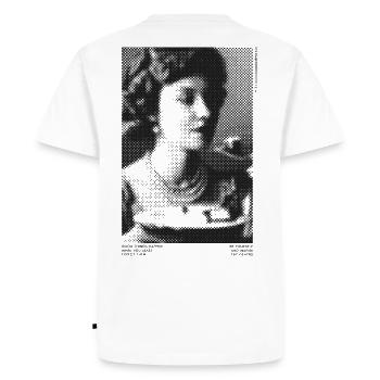 Vintage Girl № 8 by Clarissa Schwarz 2023 - Männer Premium Bio T-Shirt - Weiß - Hinten - Nico (187cm)
