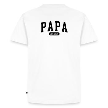 Papa Créé en 2026 Nouveau Papa Maman Grossesse Père 26 ans - T-shirt Premium bio Homme - blanc - Dos - Nico (187cm)