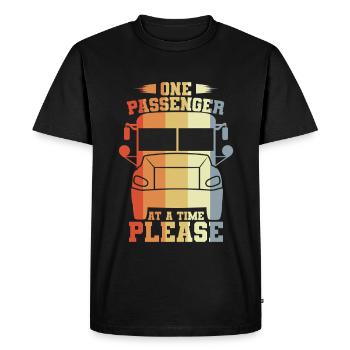 Un passager à la fois, s’il vous plaît - T-shirt Premium bio Homme - noir - Devant - Nico (187cm)