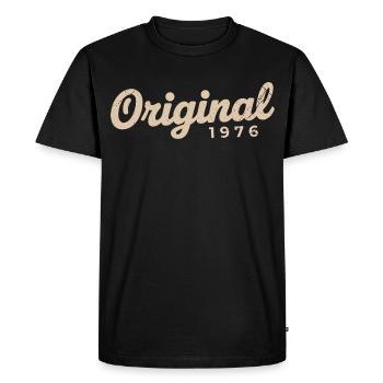 1976 Birthday Gift | Born in 1976 - Men's Premium Organic T-Shirt - black - Front - Nico (187cm)