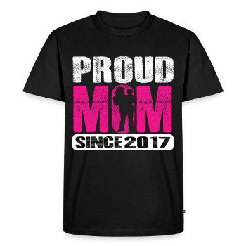 Proud Mom Since 2017 - Men's Premium Organic T-Shirt - black - Front - Nico (187cm)