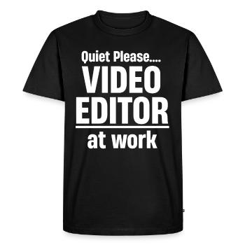 Quiet Please Éditeur vidéo au travail - T-shirt Premium bio Homme - noir - Devant - Nico (187cm)