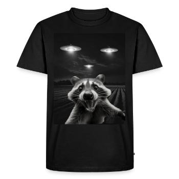Funny raccoon selfie in front of UFOs Raccoon UFO - Men's Premium Organic T-Shirt - black - Front - Nico (187cm)