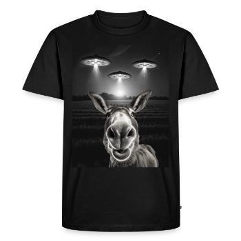 Funny ass selfie in front of UFOs Asses UFO - Men's Premium Organic T-Shirt - black - Front - Nico (187cm)