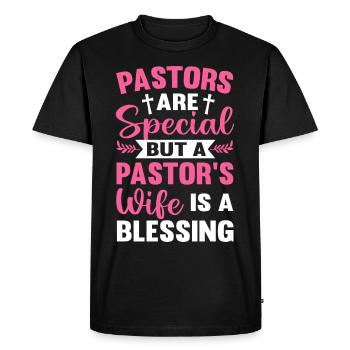 L’épouse du pasteur bénit le chef de l’église chrétienne - T-shirt Premium bio Homme - noir - Devant - Nico (187cm)