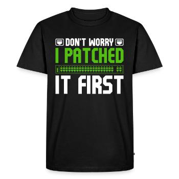 Network Administrator I Patched It First - Men's Premium Organic T-Shirt - black - Front - Nico (187cm)