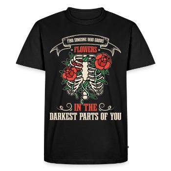 Des fleurs dans les parties les plus sombres de vous ! - T-shirt Premium bio Homme - noir - Devant - Nico (187cm)