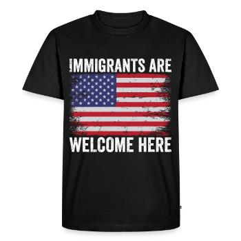 Les immigrants sont les bienvenus Les amoureux de l’immigration - T-shirt Premium bio Homme - noir - Devant - Nico (187cm)