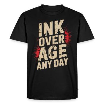 Des personnes âgées tatouées vieillissant fièrement, - T-shirt Premium bio Homme - noir - Devant - Nico (187cm)
