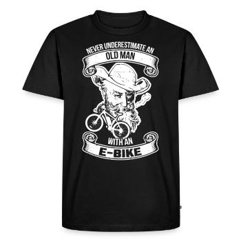 Never Underestimate an old Man with an E-Bike - Männer Premium Bio T-Shirt - Schwarz - Vorne - Nico (187cm)