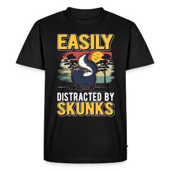 Easily distracted by Skunks Skunks Skunk - Men's Premium Organic T-Shirt - black - Front - Nico (187cm)