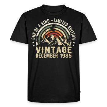 Dezember 1985 - Ausgezeichnet seit Dezember 1985 - Männer Premium Bio T-Shirt - Schwarz - Vorne - Nico (187cm)