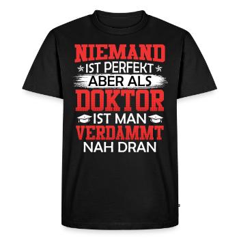 Personne n’est parfait sauf un médecin - T-shirt Premium bio Homme - noir - Devant - Nico (187cm)