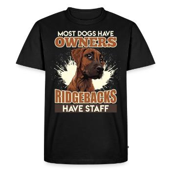 Ridgeback LA PLUPART DES CHIENS ONT DES PROPRIÉTAIRES - T-shirt Premium bio Homme - noir - Devant - Nico (187cm)