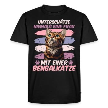 Bengal NEVER UNDERESTIMATE A WOMAN WITH A - Men's Premium Organic T-Shirt - black - Front - Nico (187cm)