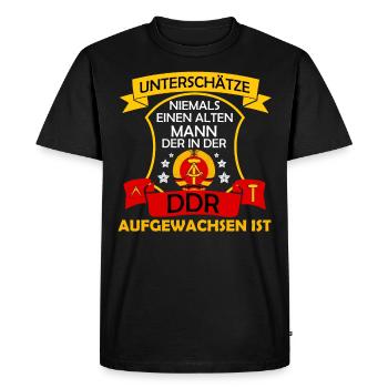 Ne jamais sous-estimer un vieil homme de la RDA - T-shirt Premium bio Homme - noir - Devant - Nico (187cm)