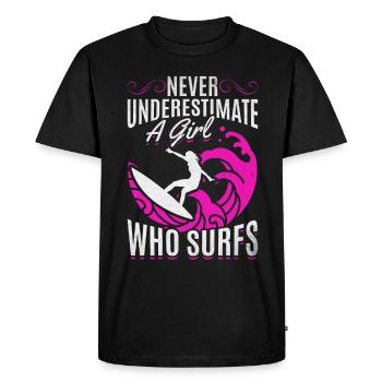 Les filles surfeuses sur l’eau ne sous-estiment jamais un - T-shirt Premium bio Homme - noir - Devant - Nico (187cm)